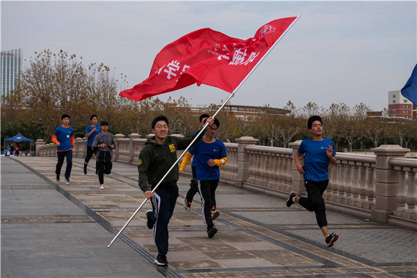 图2：必赢线路检测中心热情洋溢、奋力奔跑 .jpg